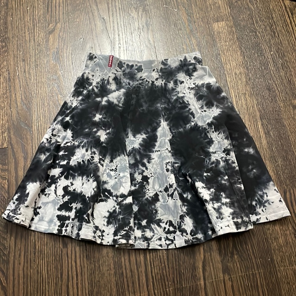 Girls hard tail skirt